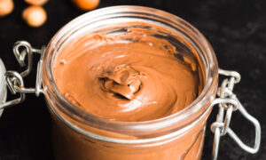 Leia mais sobre o artigo Creme de chocolate com frutas secas